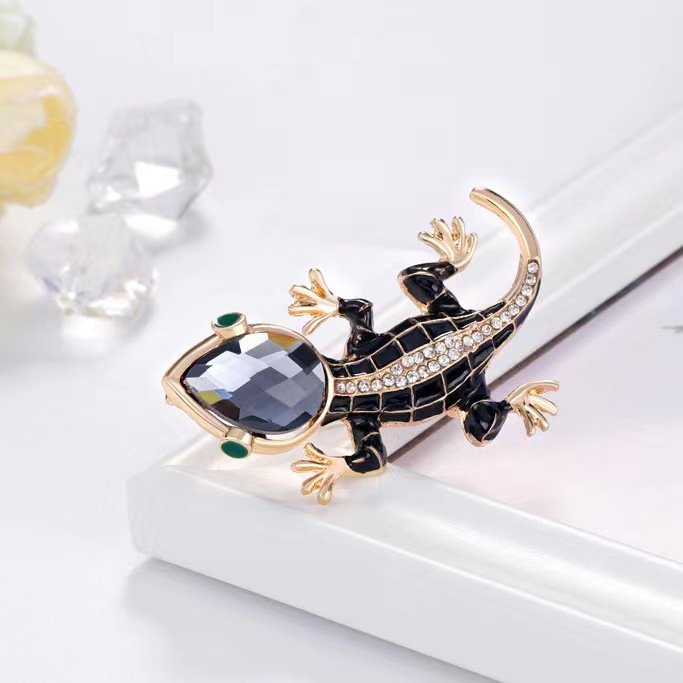 Diamond studded glass gecko br - Embroidery Fish ulasan dan harga
